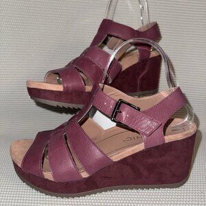 Vionic Tawny II Burgundy Red Comfort Strappy Wedge Sandals Women’s Size 8.5